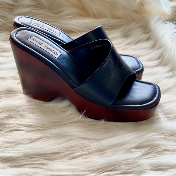 Steve Madden Shoes - Steve Madden Vintage Retro 90’s Black Sandals